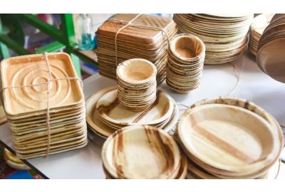 Image of plates made of bamboo.