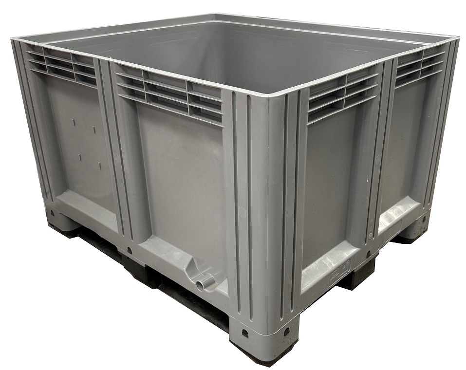 615 Litre Virgin Material Standard Size Pallet Box / Bulk Storage Container. Solid sides with 3 Skids