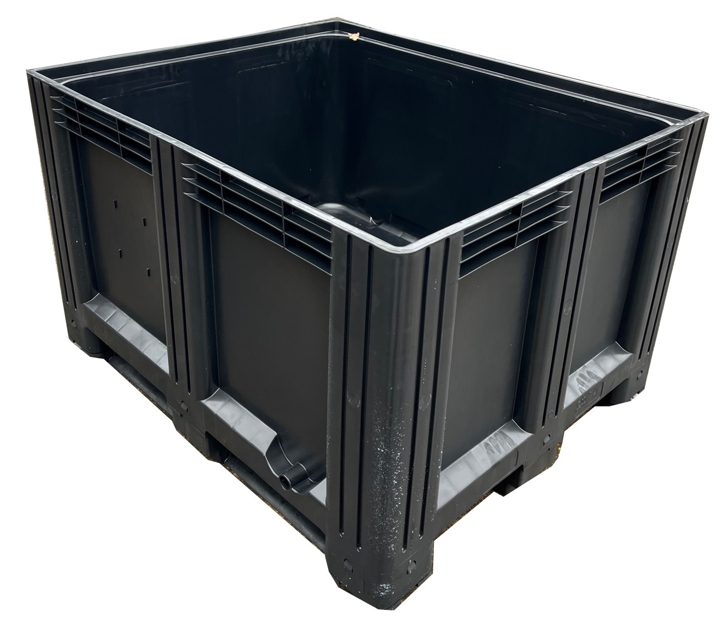 615 Litre Black Recycled Material Standard Size Pallet Box / Bulk Storage Container. Solid sides with 3 Skids